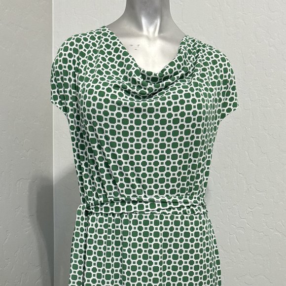 NWT Banana Republic Green Pattern Dress w Belt - Picture 1 of 10